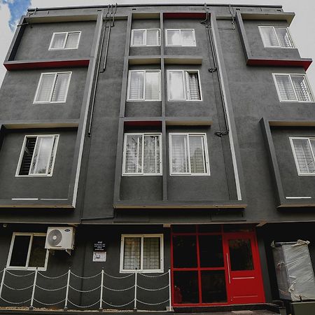 Townhouse Sarvar Hospitality Near Ascendas Park Square Mall 벵갈루루 외부 사진