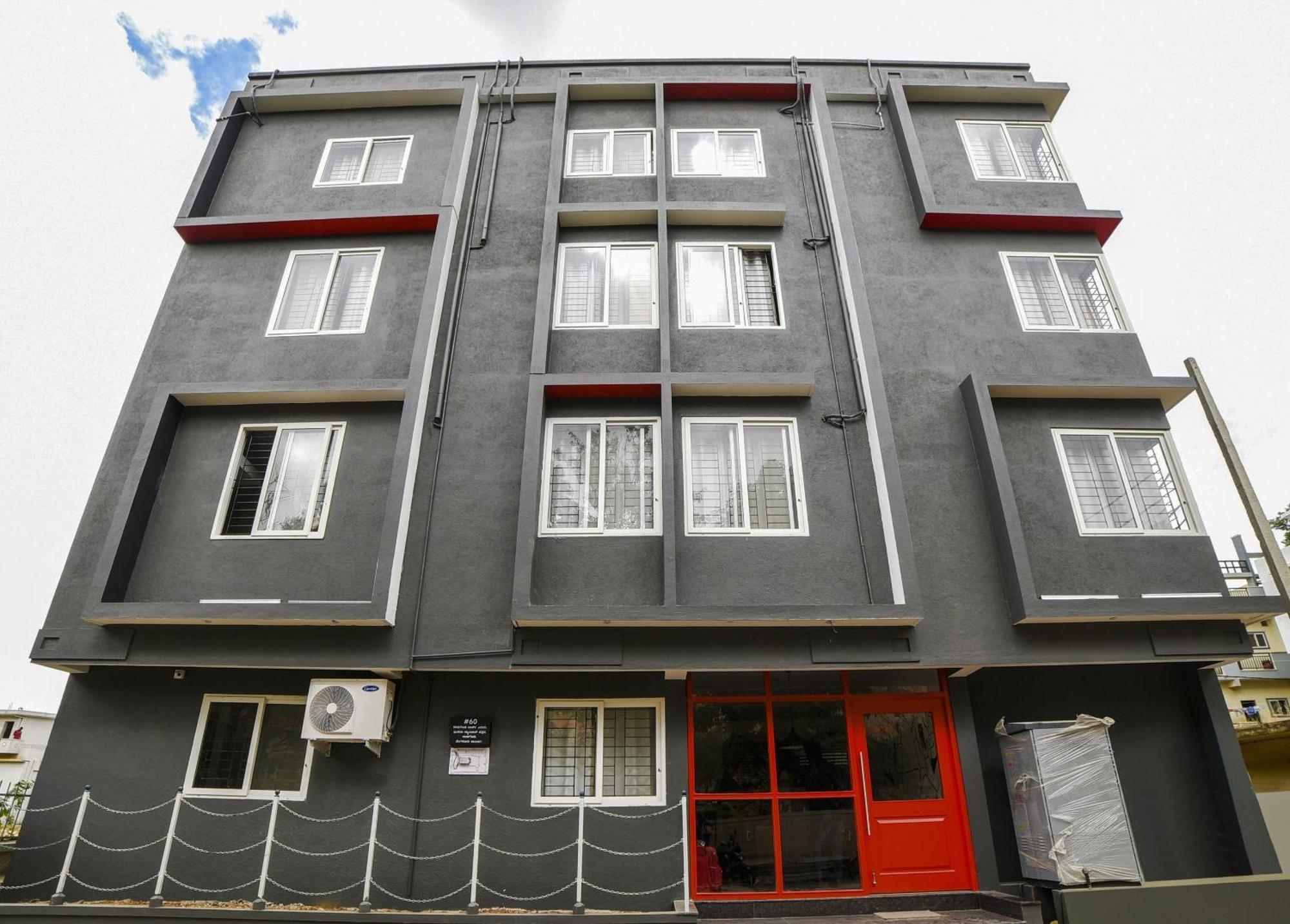 Townhouse Sarvar Hospitality Near Ascendas Park Square Mall 벵갈루루 외부 사진