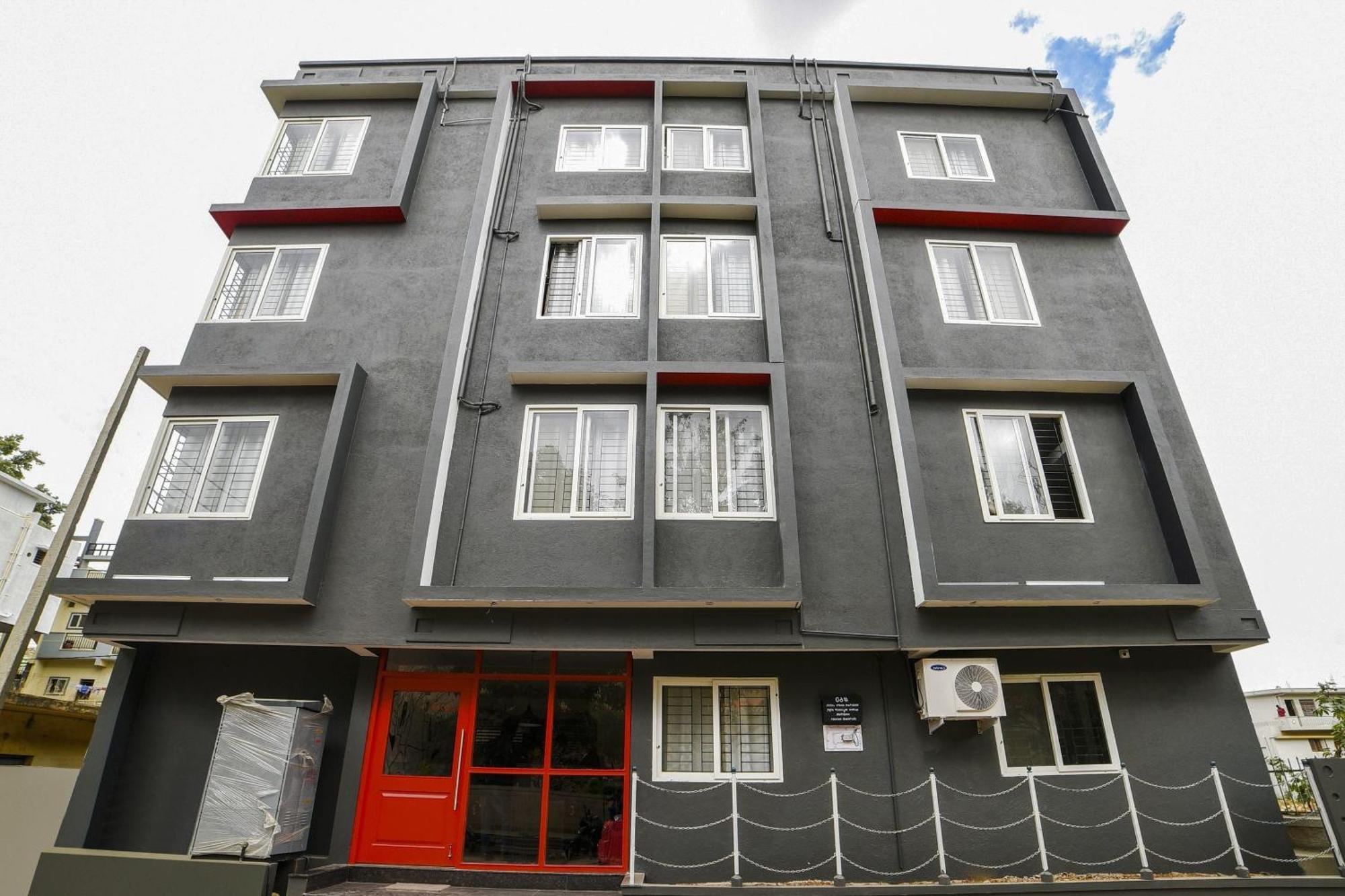 Townhouse Sarvar Hospitality Near Ascendas Park Square Mall 벵갈루루 외부 사진