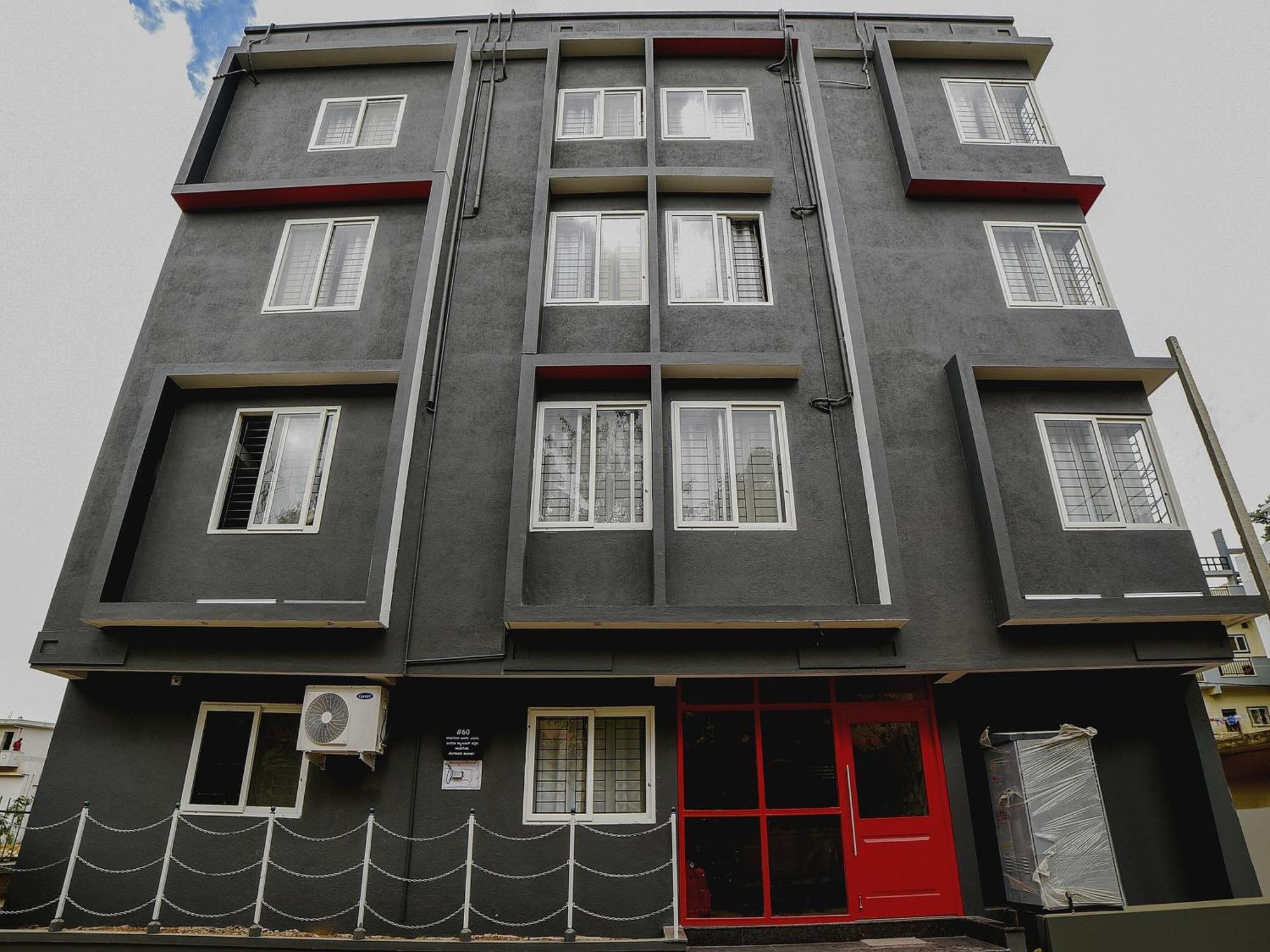 Townhouse Sarvar Hospitality Near Ascendas Park Square Mall 벵갈루루 외부 사진